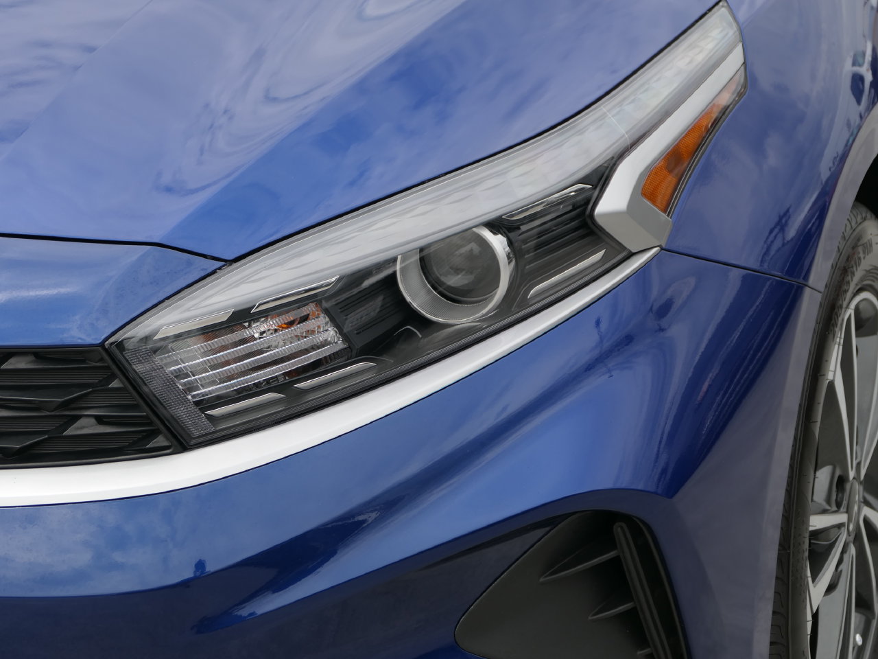 Certified 2024 Kia Forte LXS FWD image 8