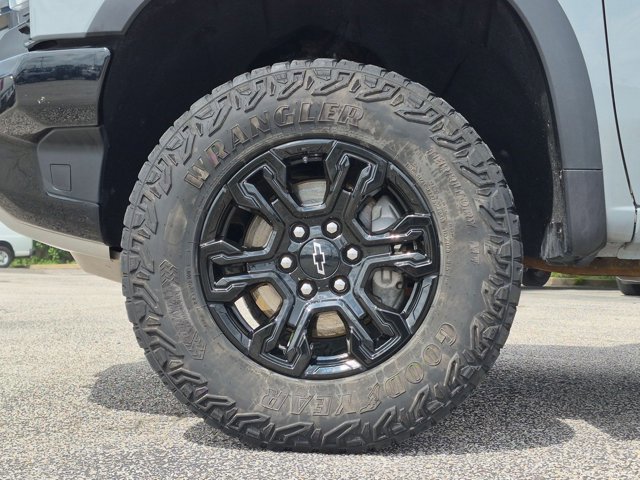 Used 2024 Chevrolet Silverado 1500 ZR2 w/ Technology Package AWD/4WD image 24