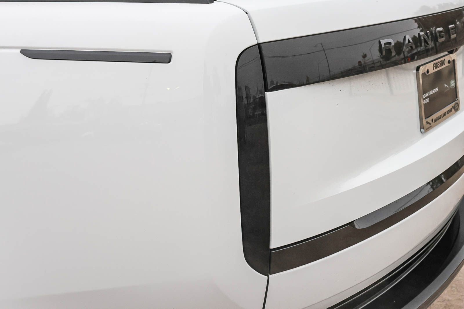 New 2025 Land Rover Range Rover SE image 10