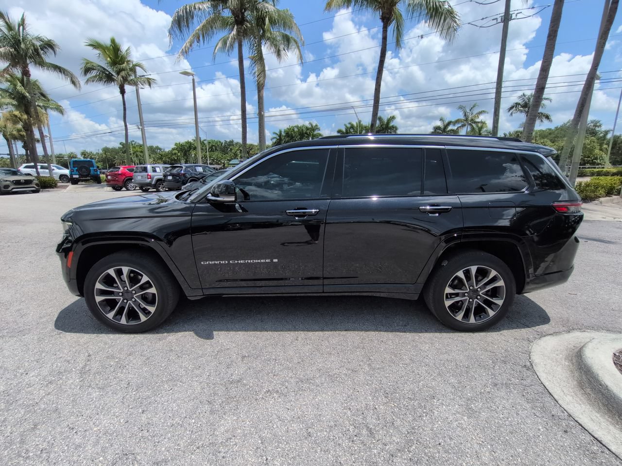 Used 2021 Jeep Grand Cherokee L Overland w/ Luxury Tech Group IV RWD image 8
