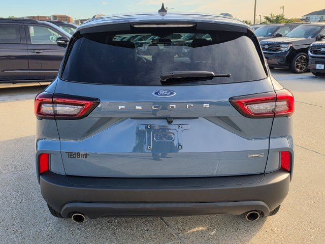 Used 2025 Ford Escape ST-Line Select AWD/4WD image 6