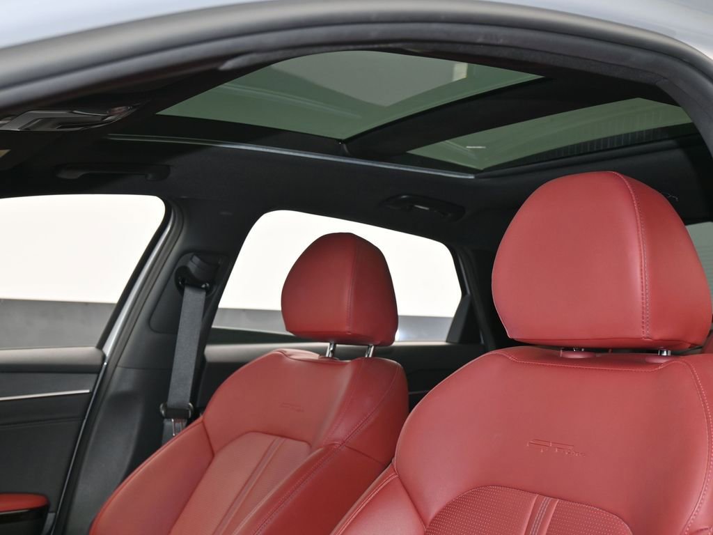 Used 2025 Kia K5 GT-Line w/ GT-Line Premium Package image 11