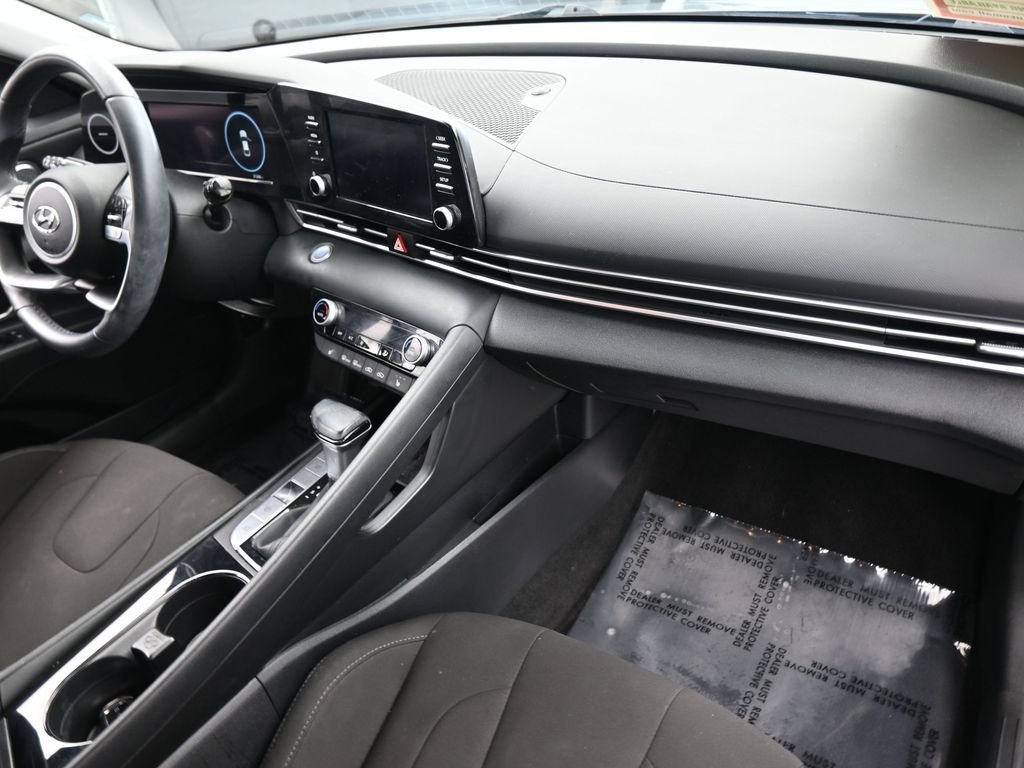 Used 2022 Hyundai Elantra SEL w/ Convenience + Premium Package FWD image 40