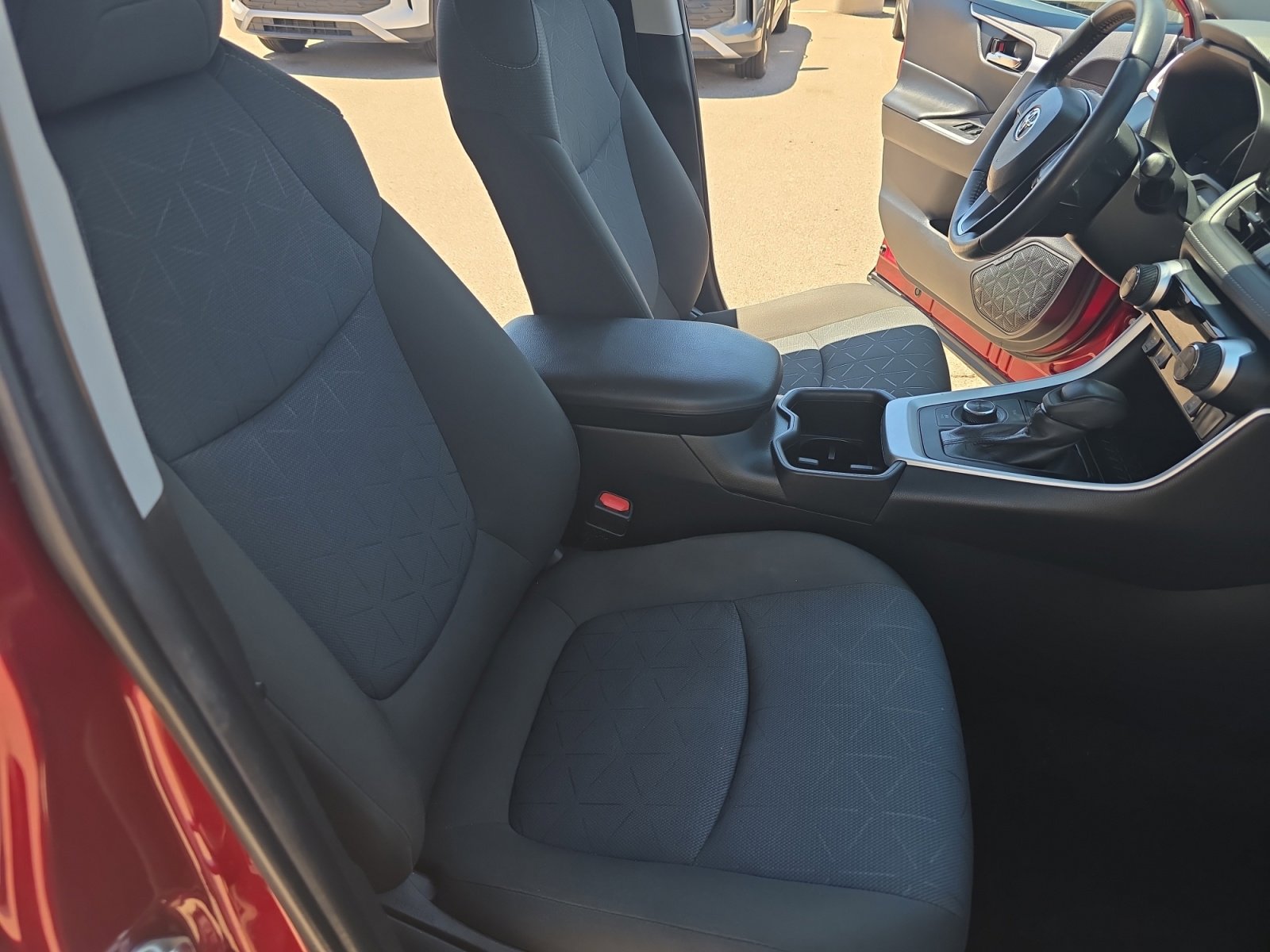 Used 2022 Toyota RAV4 XLE w/ XLE Grade Weather Package AWD/4WD image 19