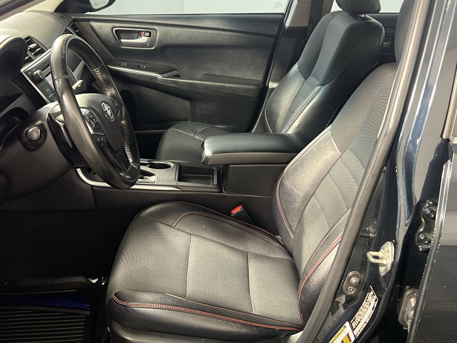 Used 2016 Toyota Camry SE FWD image 10