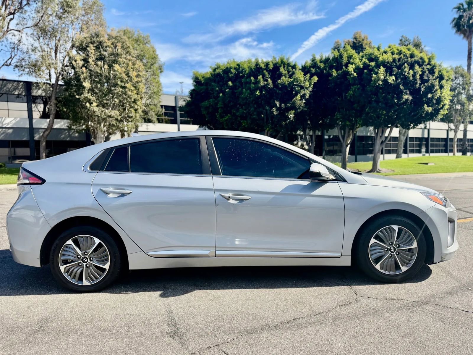 Used 2021 Hyundai Ioniq SEL image 5