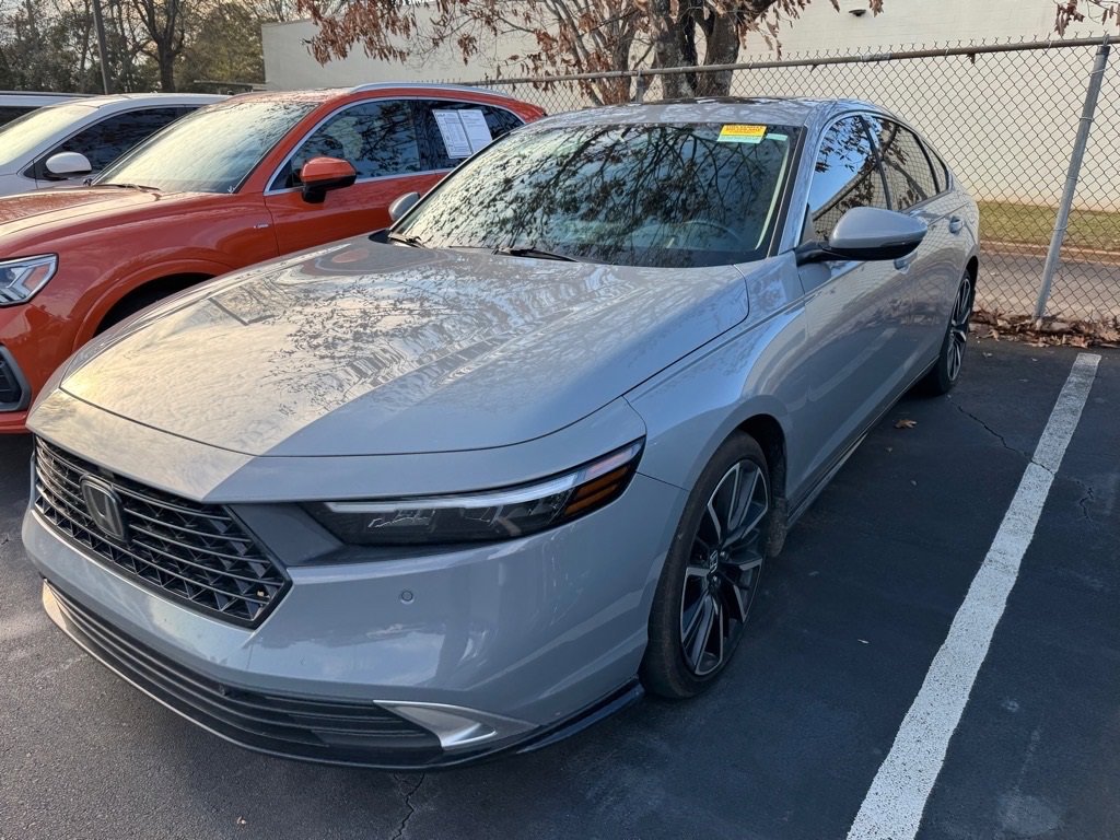 Used 2023 Honda Accord Touring image 9