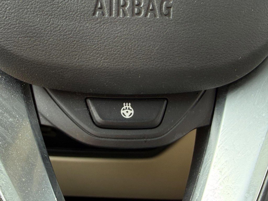 Used 2019 BMW 330i xDrive Sedan w/ Driving Assistance Package image 14