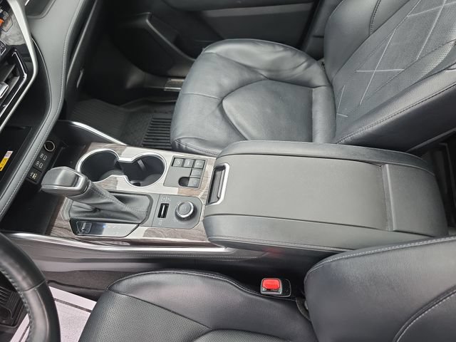 Used 2023 Toyota Highlander Platinum AWD/4WD image 21