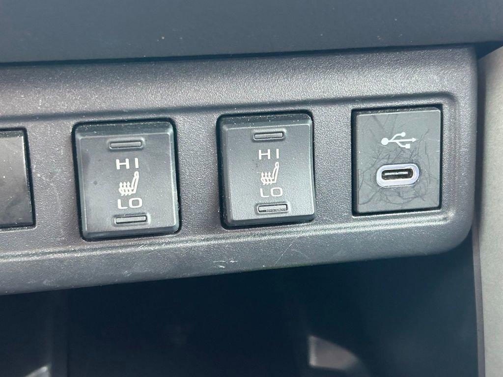 Used 2024 Toyota Corolla Cross XSE image 27