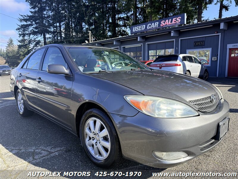 Used 2004 Toyota Camry XLE FWD image 1