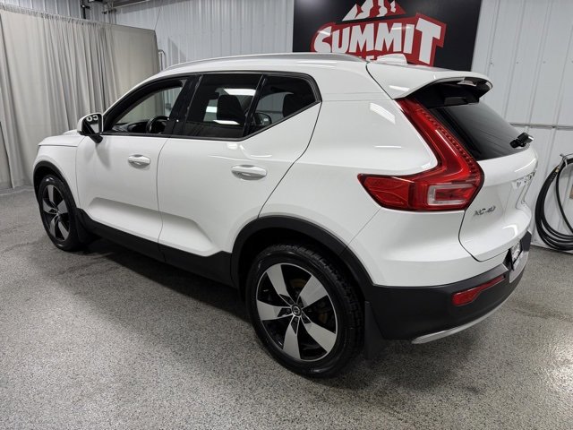 Used 2020 Volvo XC40 T5 Momentum w/ Premium Package image 6