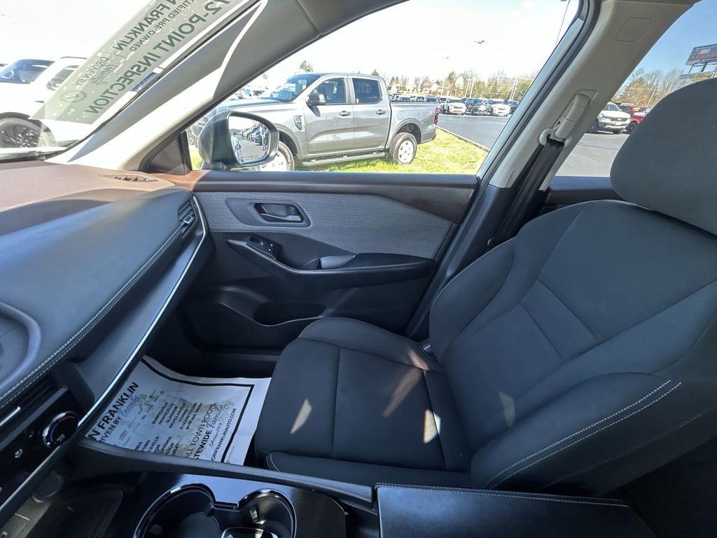 Used 2023 Nissan Rogue S image 13