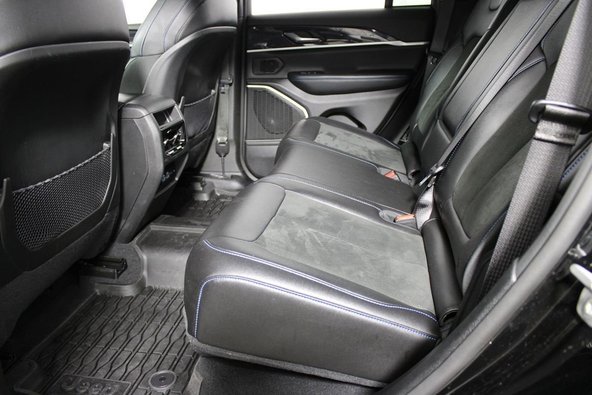 Used 2022 Jeep Grand Cherokee Trailhawk AWD/4WD image 29