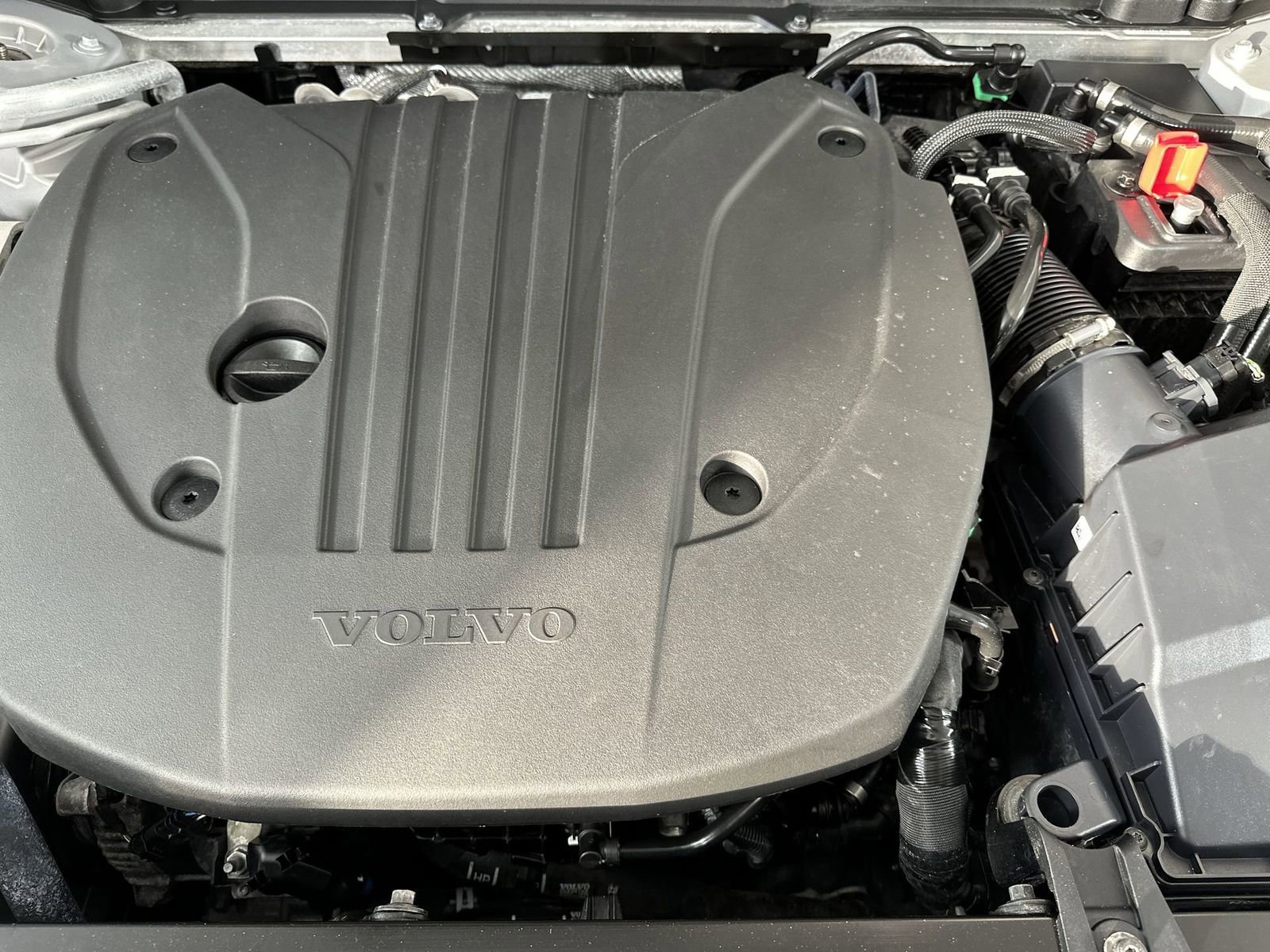 Used 2025 Volvo XC60 B5 Plus image 28