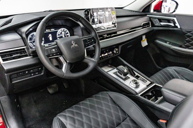 New 2025 Mitsubishi Outlander SEL image 8