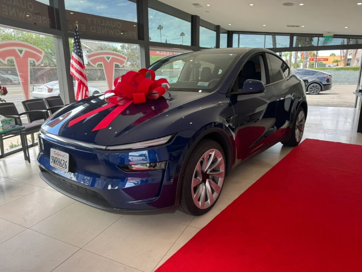 Used 2026 Tesla Model Y 2WD image 7