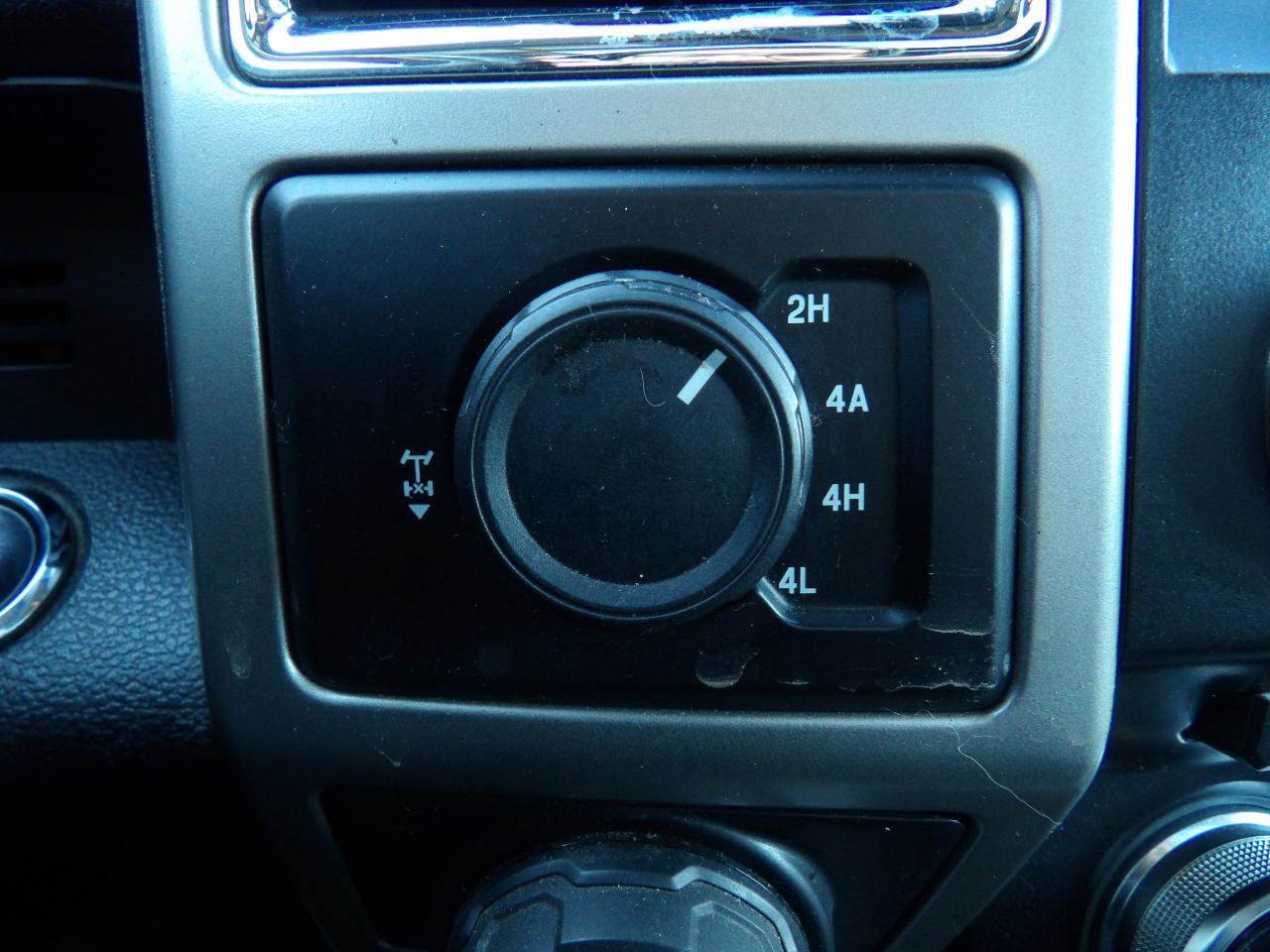 Used 2016 Ford F150 Lariat w/ Equipment Group 502A Luxury AWD/4WD image 17