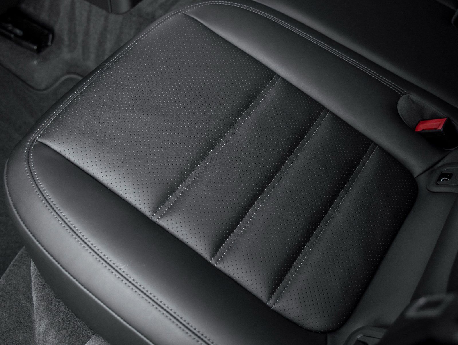 Used 2026 Porsche Macan S image 31