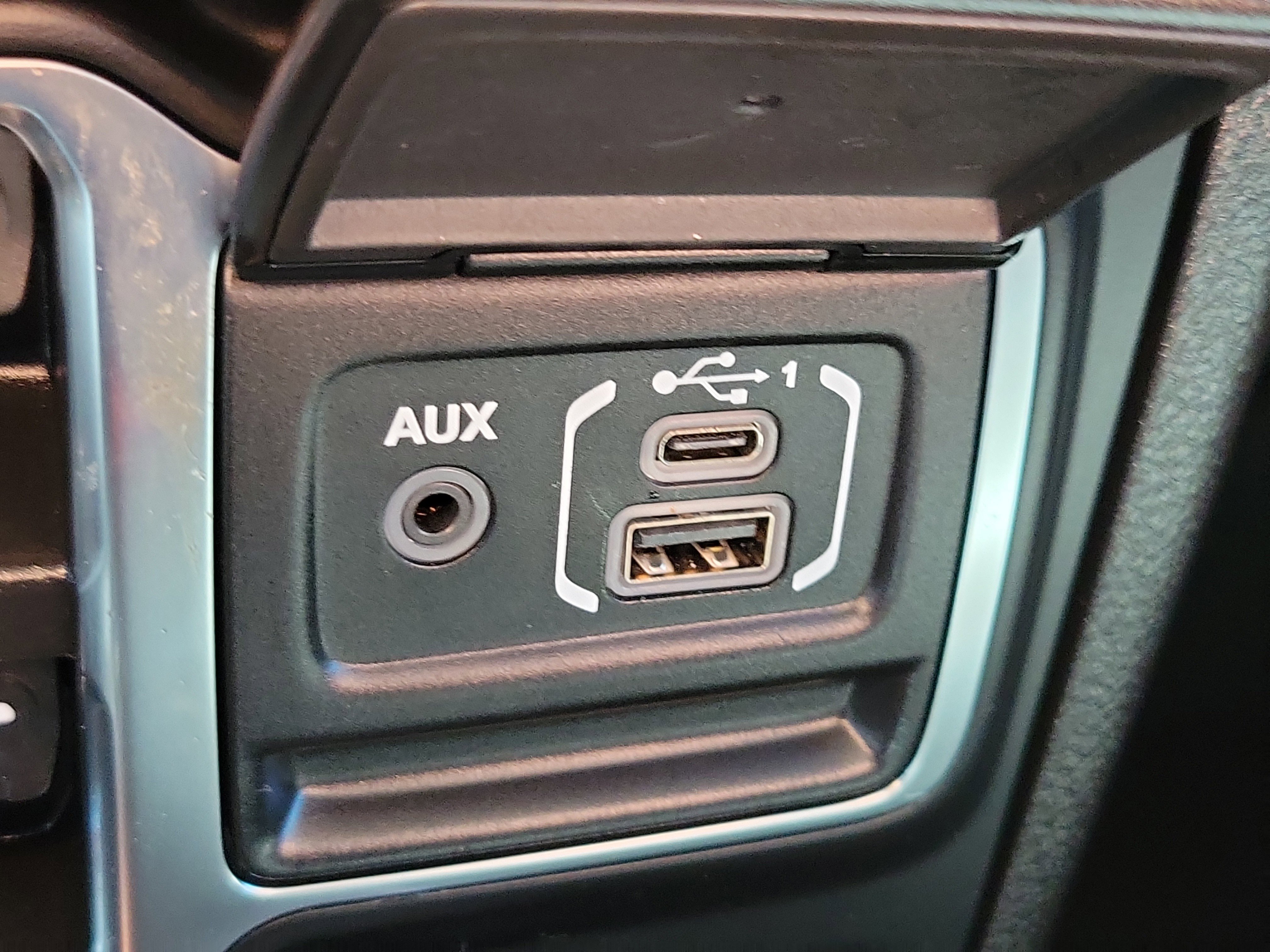 Used 2024 Jeep Gladiator Sport AWD/4WD image 23