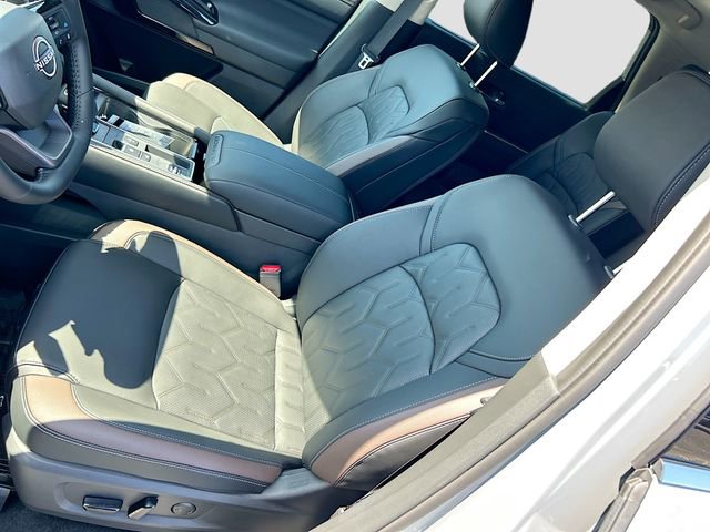 New 2026 Nissan Pathfinder Platinum w/ Accent Package FWD image 15