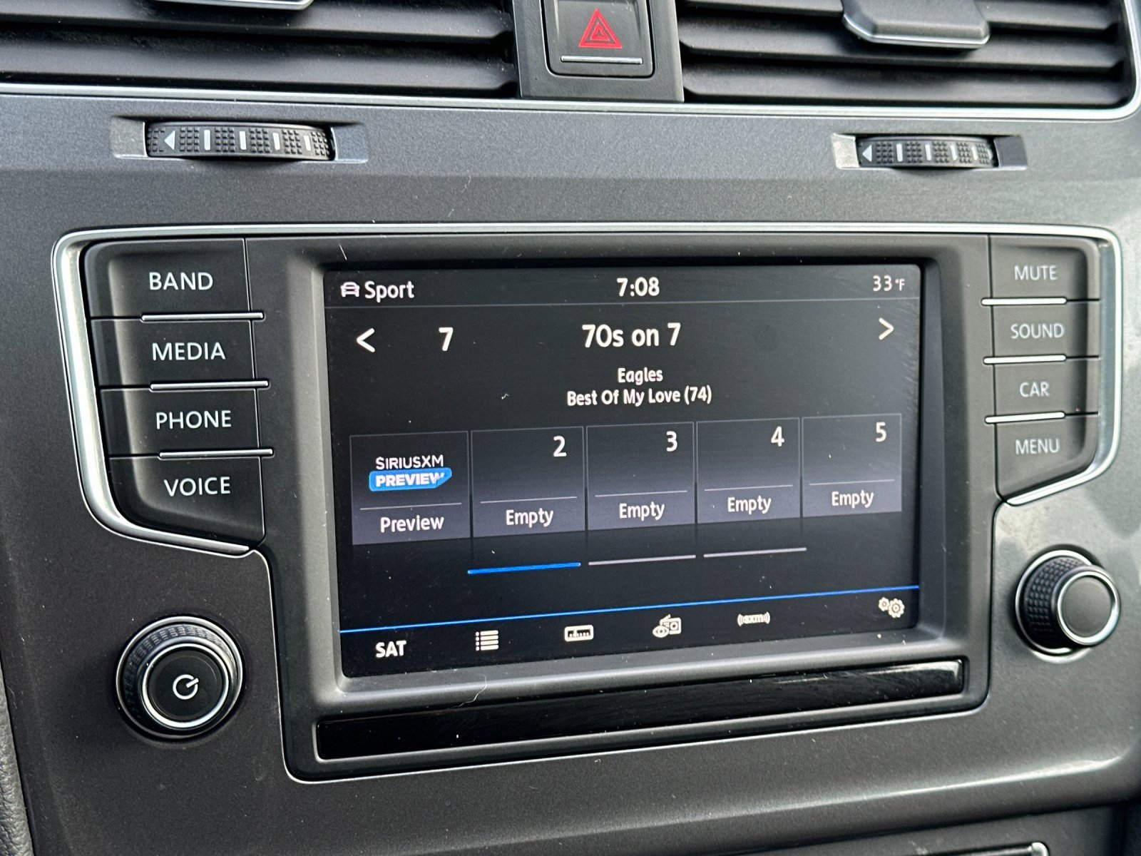 Used 2017 Volkswagen Golf Alltrack SE image 18