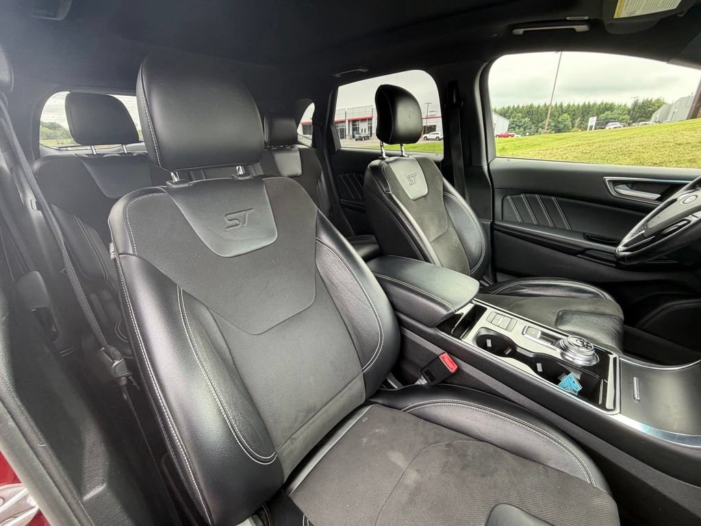 Used 2019 Ford Edge ST w/ Equipment Group 401A AWD/4WD image 46