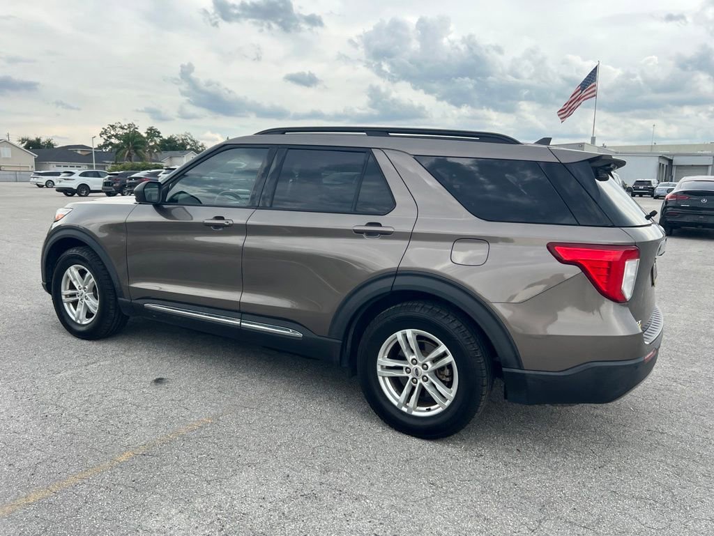 Used 2021 Ford Explorer XLT w/ Equipment Group 202A RWD image 4