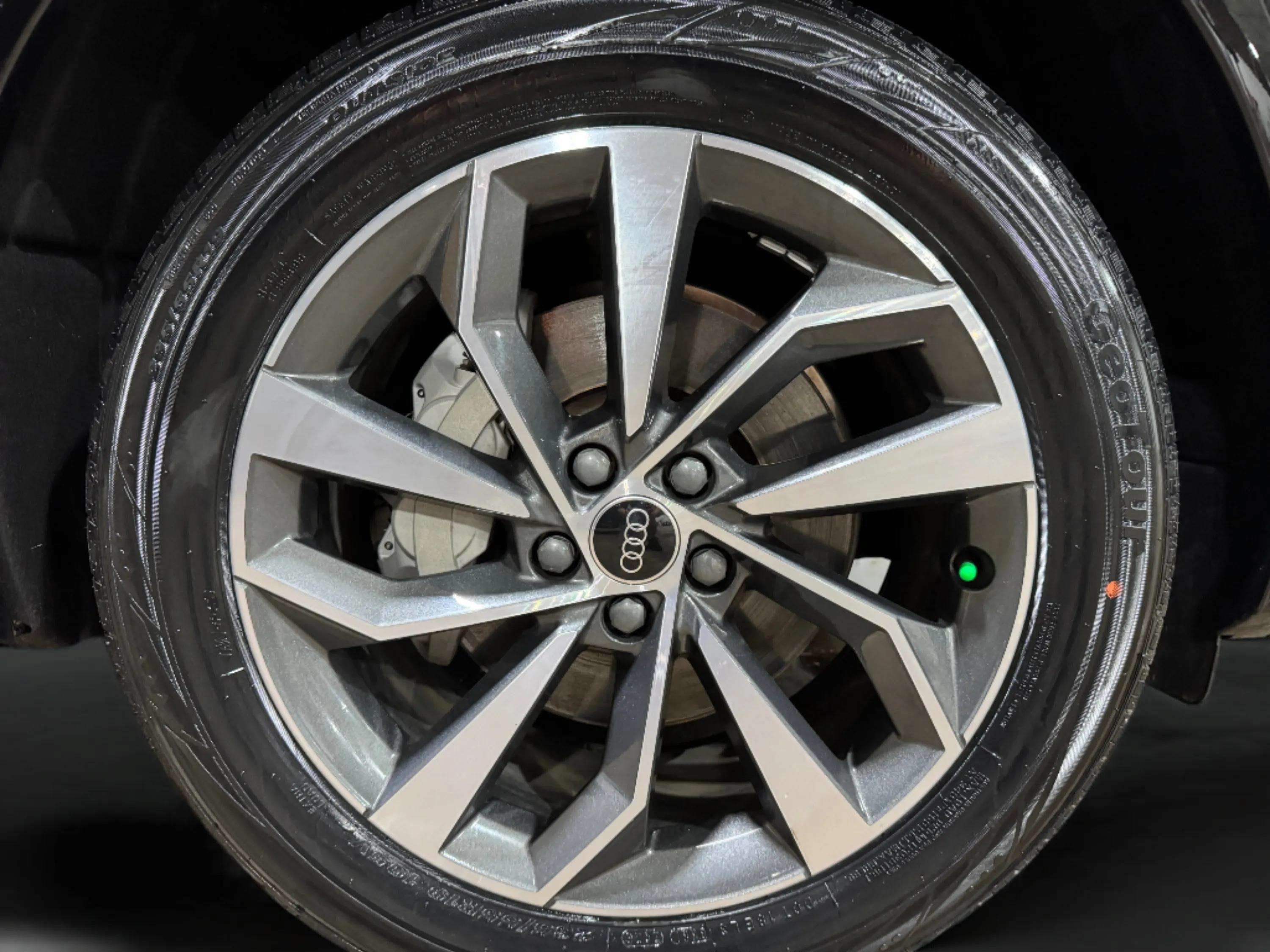 Used 2024 Audi Q5 2.0T Prestige AWD/4WD image 37