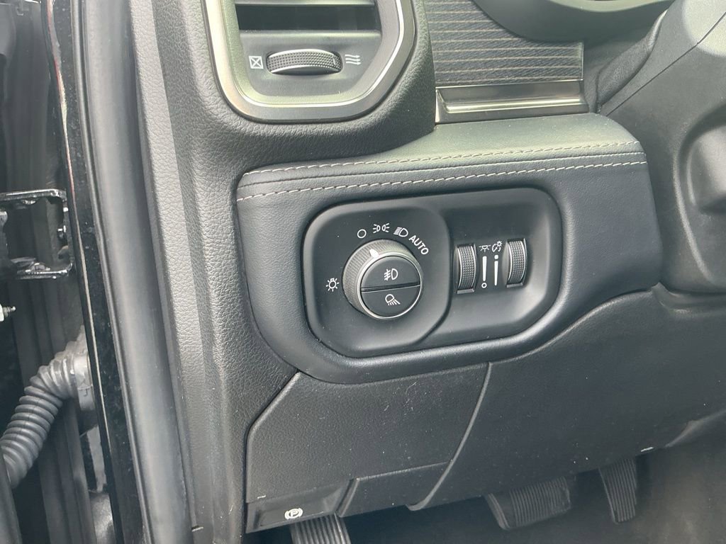 Used 2019 RAM 2500 Limited image 12