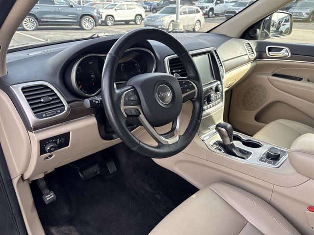 Used 2017 Jeep Grand Cherokee Limited image 10