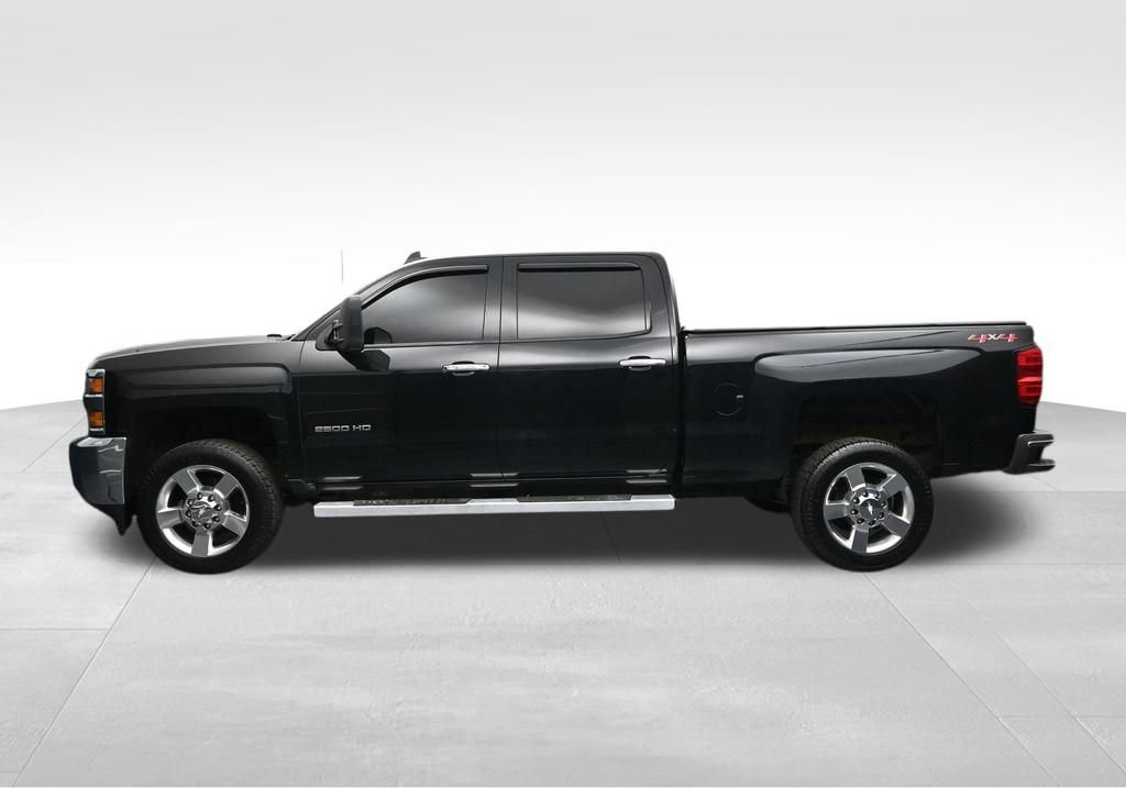 Used 2019 Chevrolet Silverado 2500 W/T AWD/4WD image 2