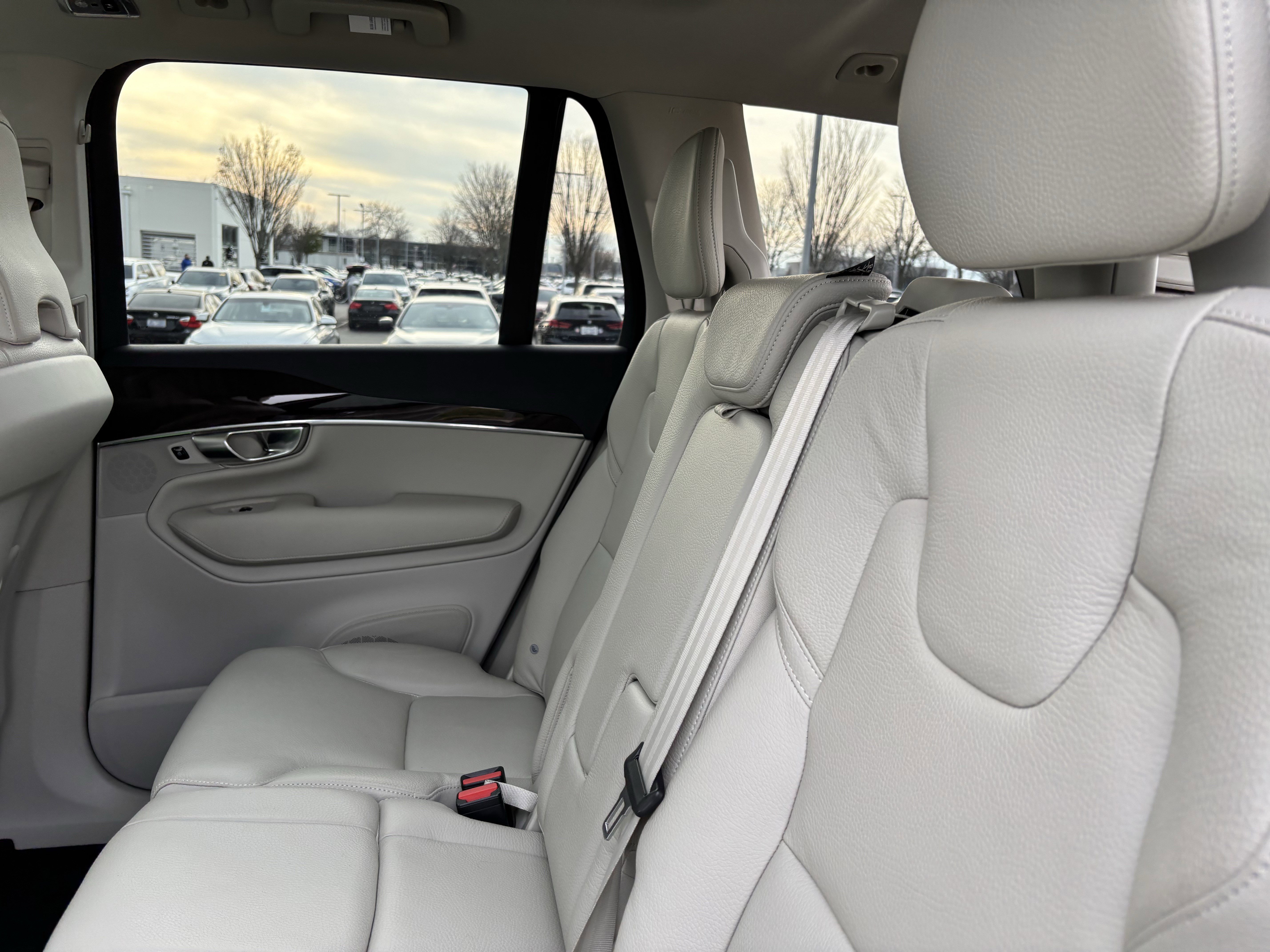 Used 2019 Volvo XC90 T6 Momentum w/ Protection Package Premier image 33