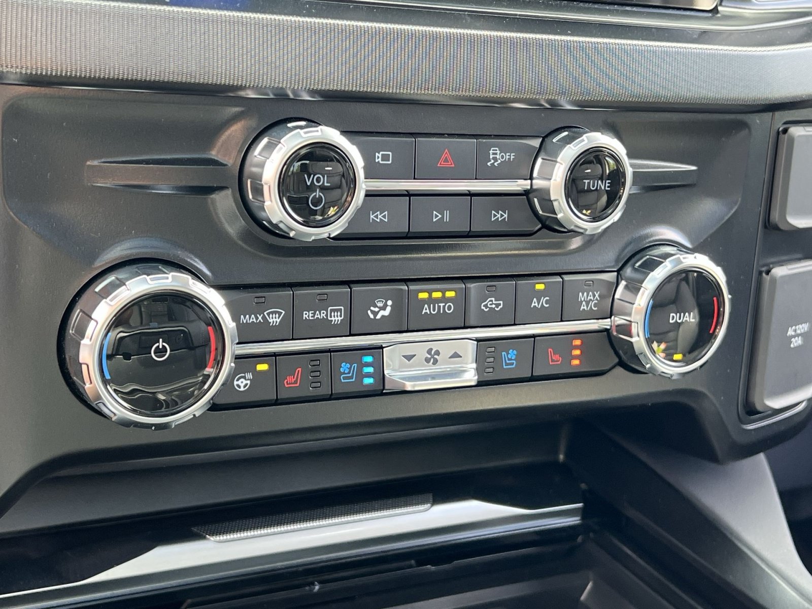 New 2026 Ford F450 Platinum AWD/4WD image 21