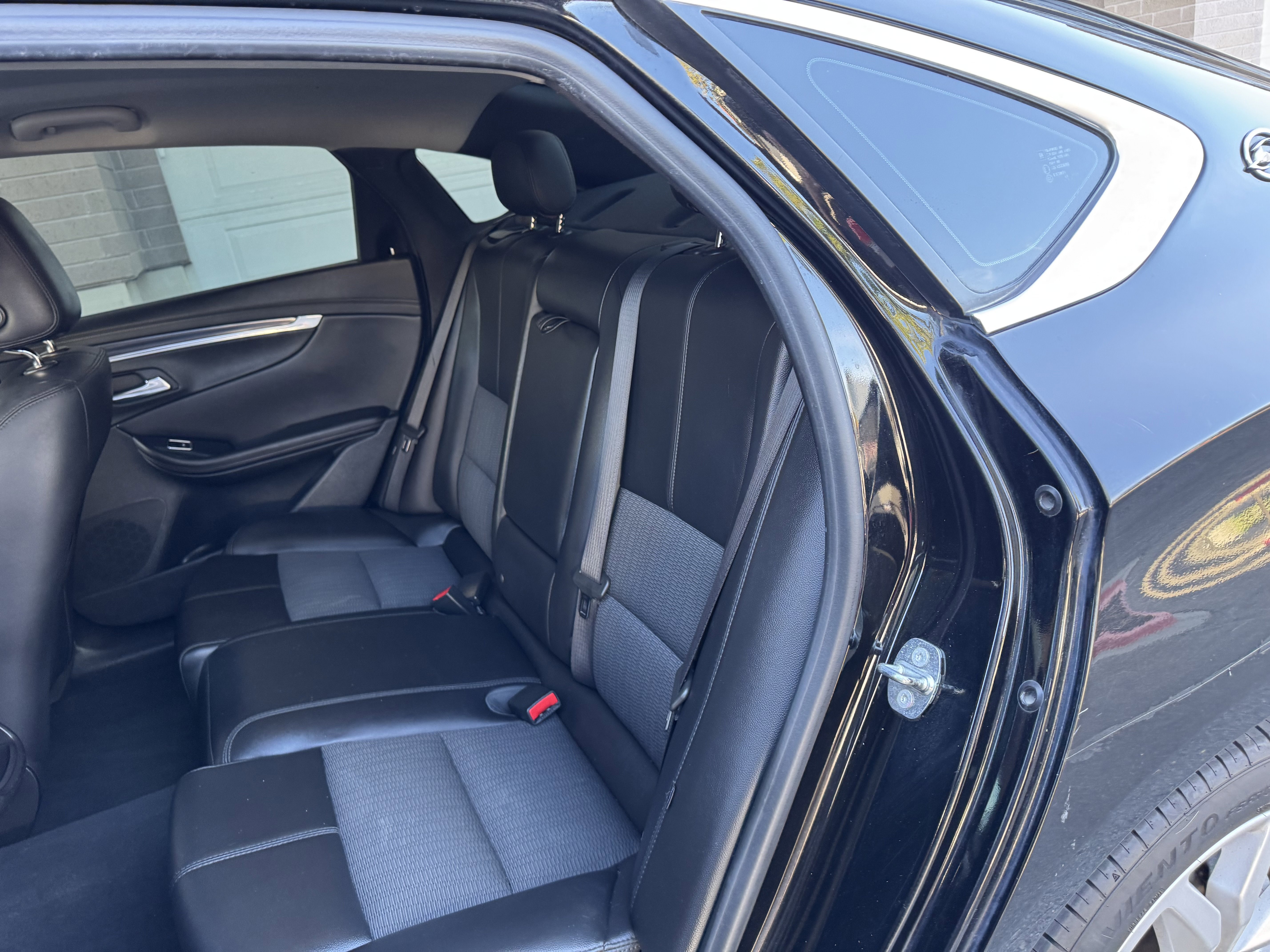 Used 2018 Chevrolet Impala LT image 23