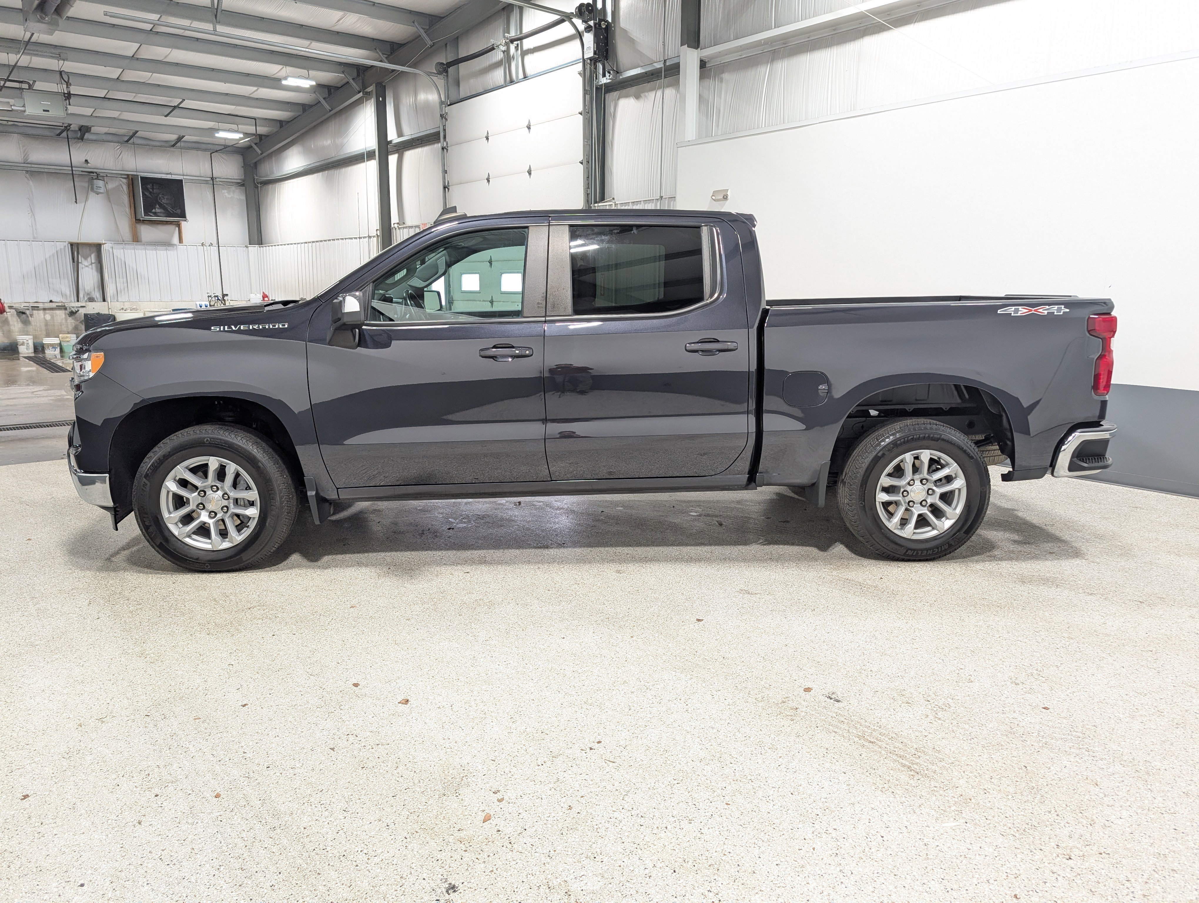Used 2022 Chevrolet Silverado 1500 LT image 6