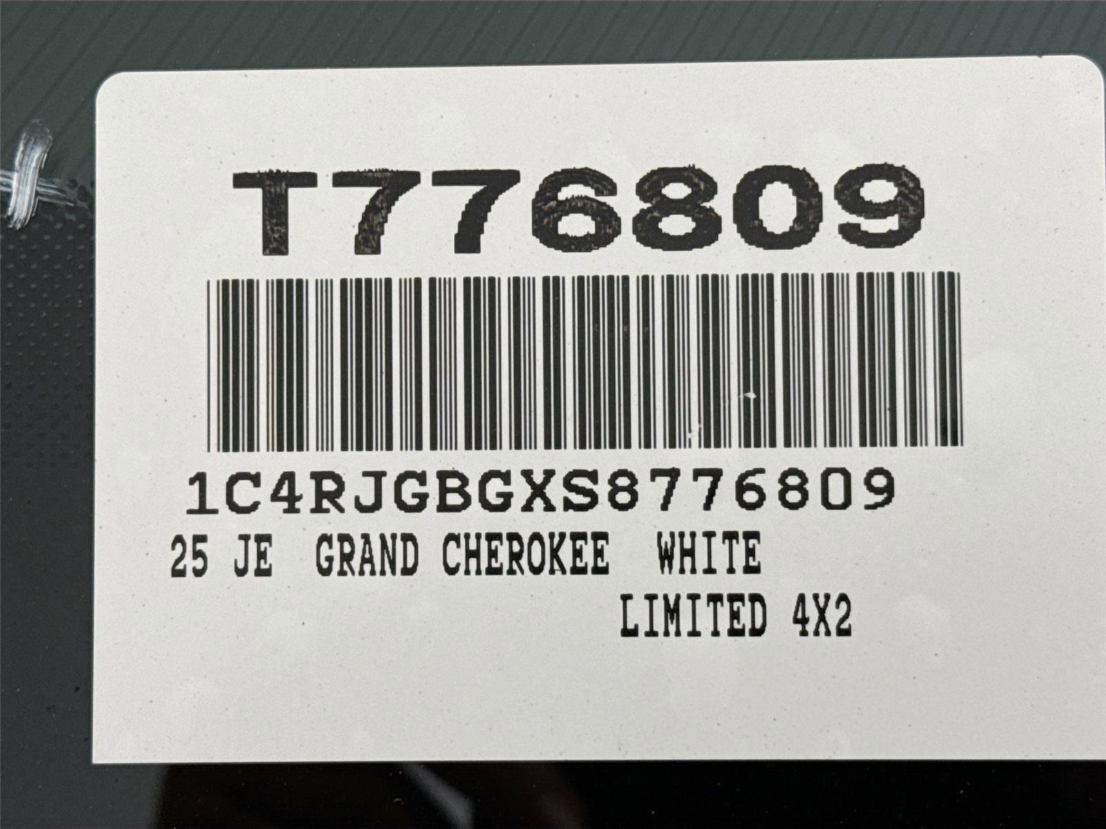 Used 2025 Jeep Grand Cherokee Limited RWD image 48