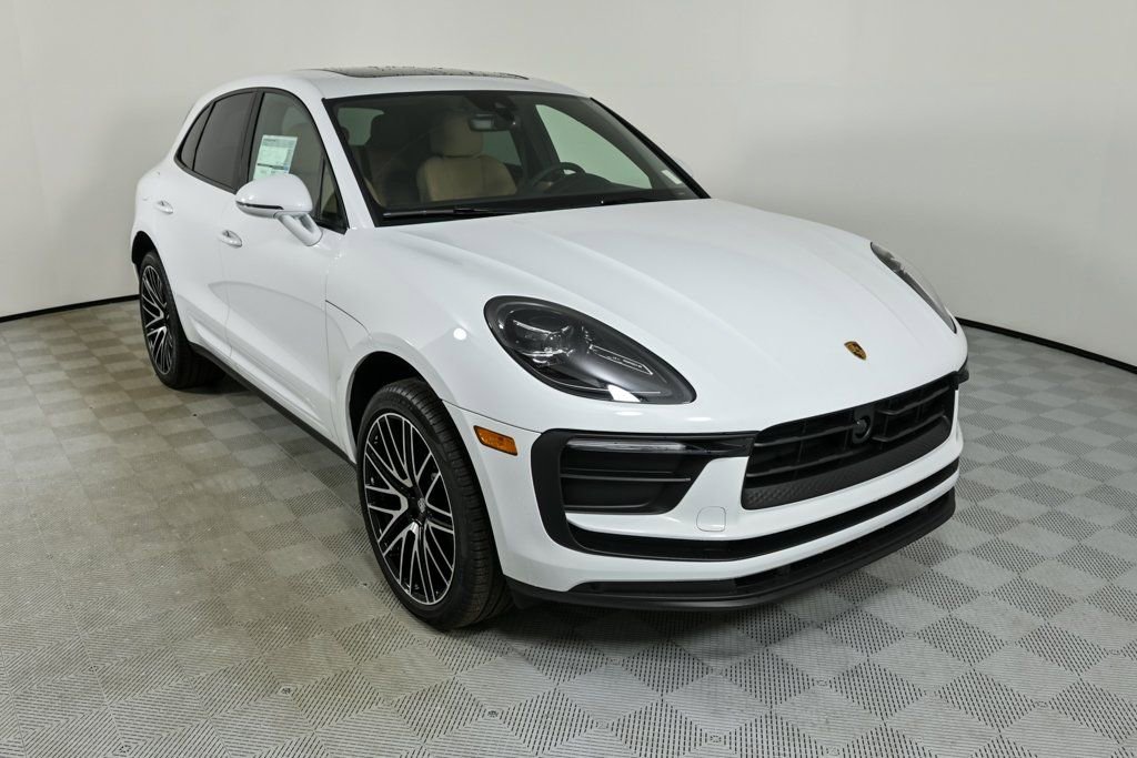 Certified 2025 Porsche Macan image 26