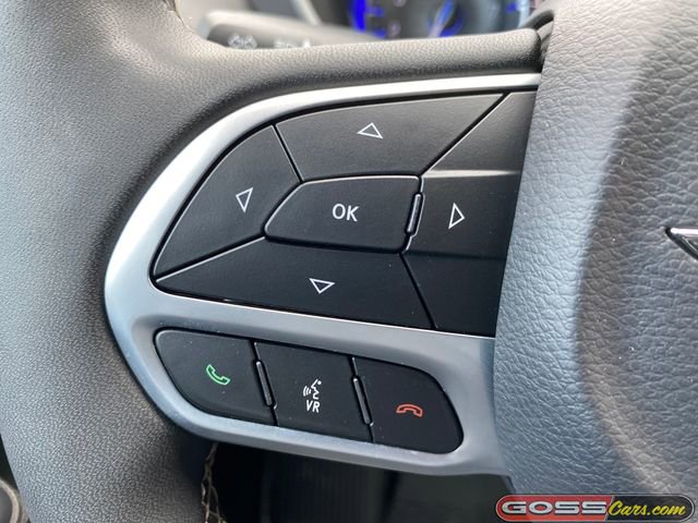 Used 2025 Chrysler Pacifica Select FWD image 18