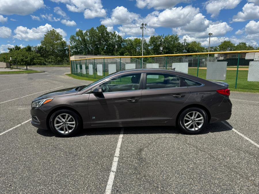 Used 2017 Hyundai Sonata SE image 2