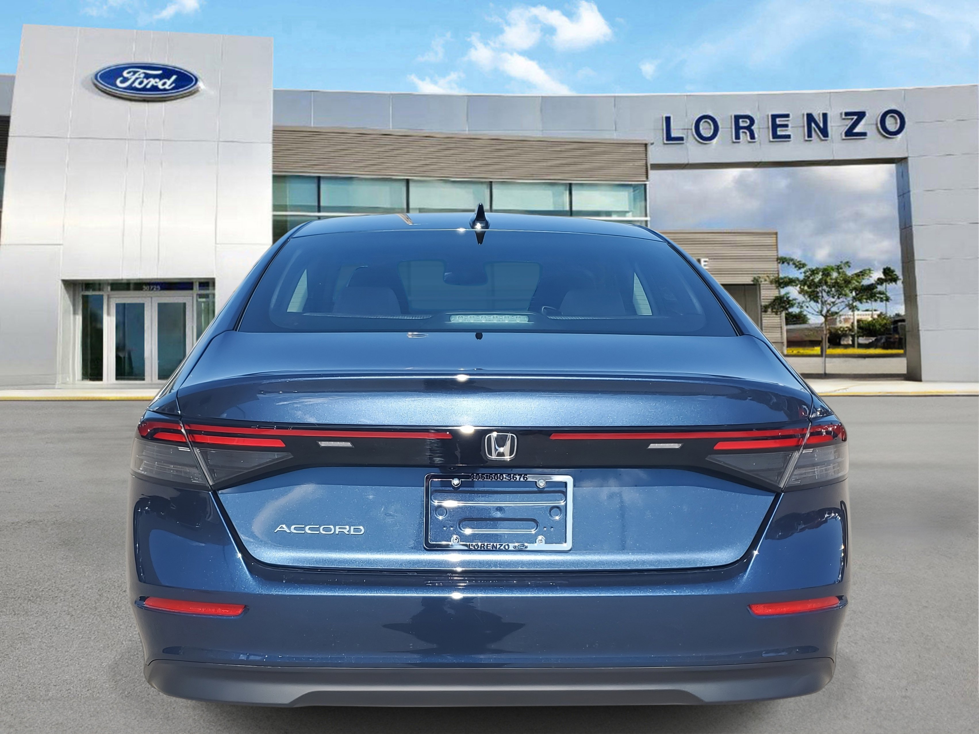 Used 2025 Honda Accord SE image 6