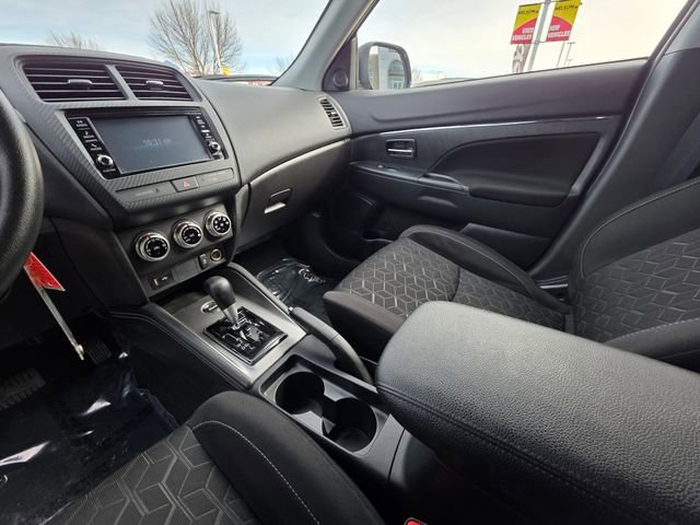 Used 2025 Mitsubishi Outlander Sport AWD image 21