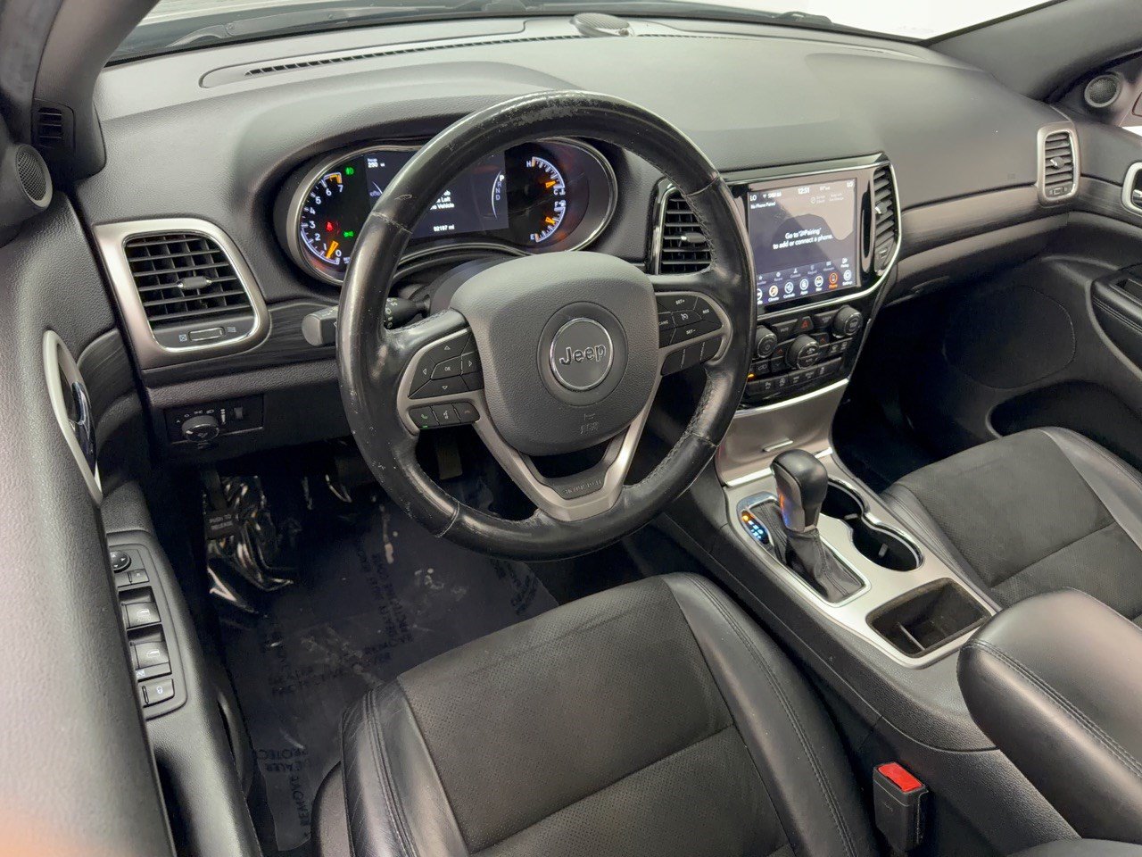 Used 2020 Jeep Grand Cherokee Altitude AWD/4WD image 4