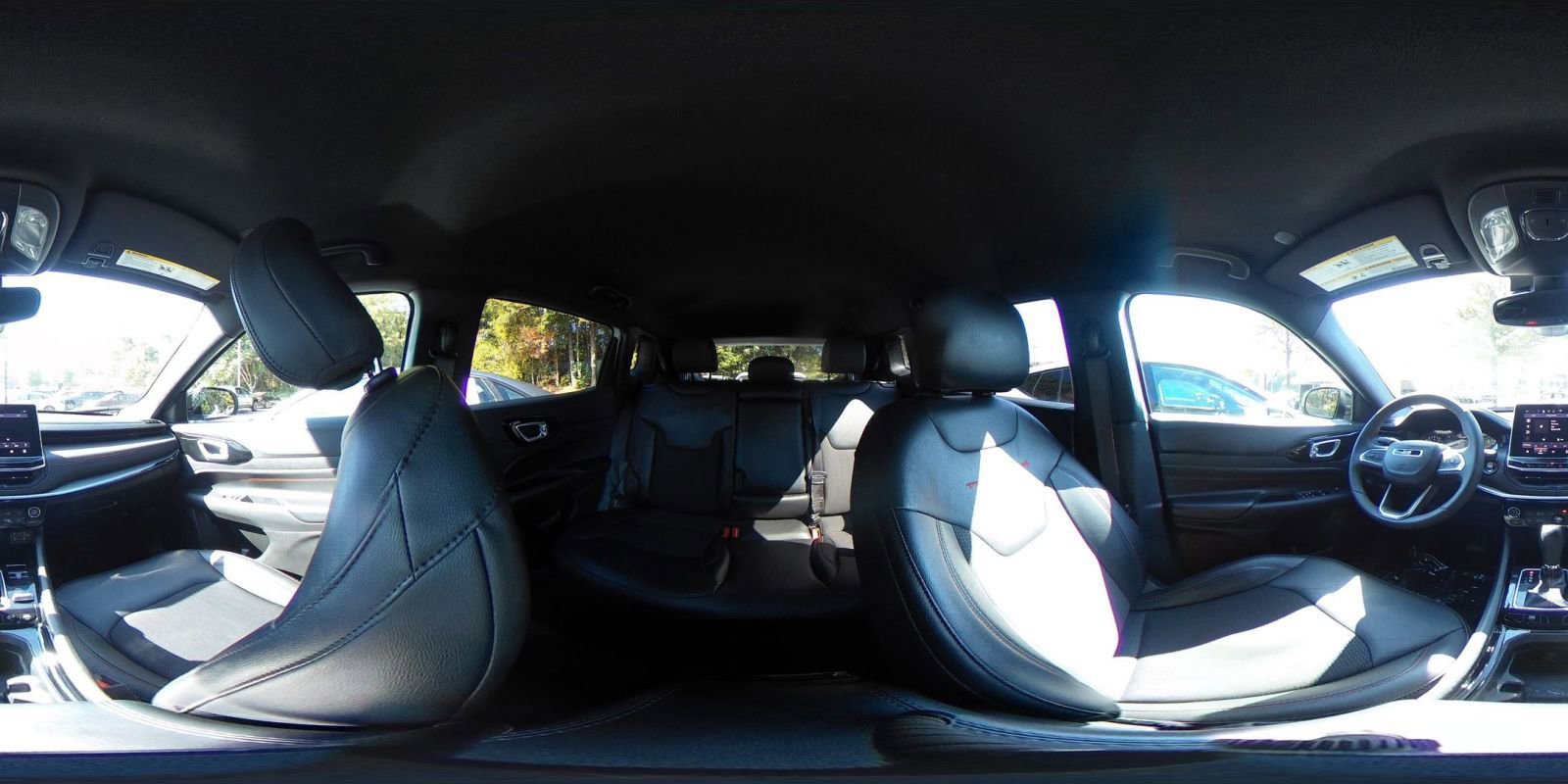 Used 2025 Jeep Compass Trailhawk image 42