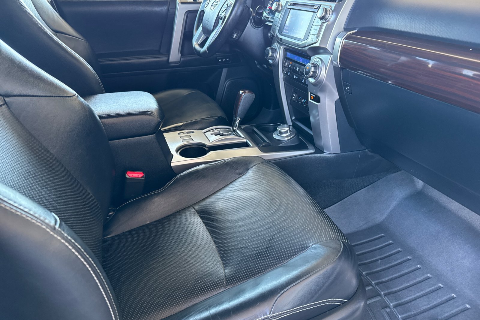 Used 2014 Toyota 4Runner Limited AWD/4WD image 16
