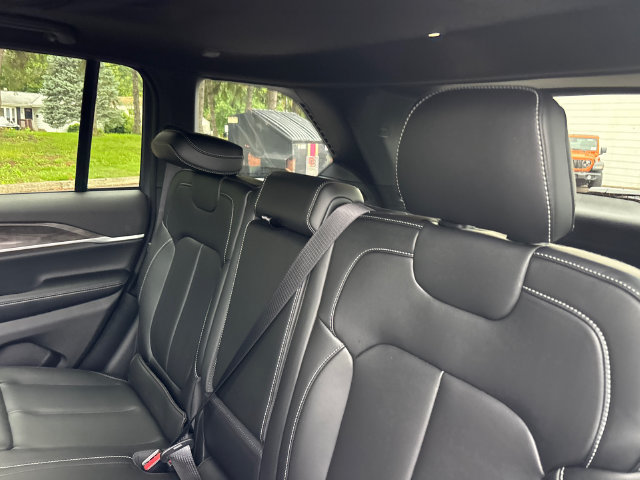 New 2027 Jeep Grand Cherokee Limited AWD/4WD image 8