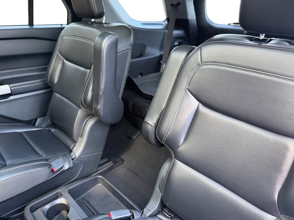 Used 2021 Ford Explorer XLT w/ Equipment Group 202A image 13