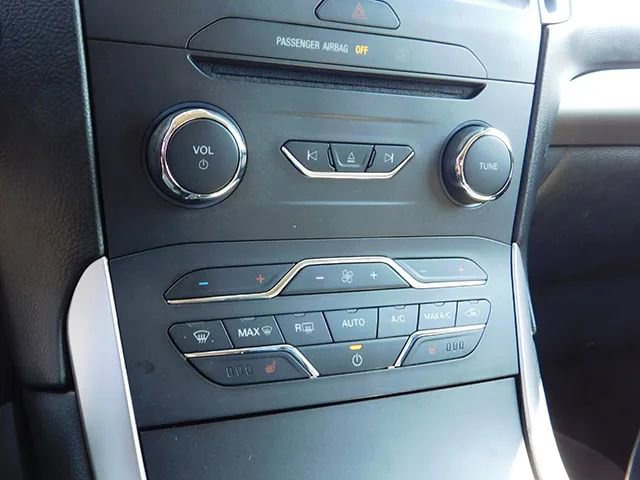 Used 2017 Ford Edge SEL w/ Equipment Group 201A AWD/4WD image 22