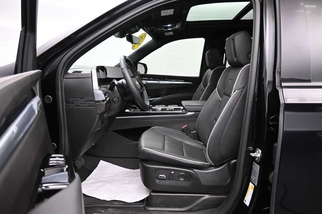 Used 2025 Cadillac Escalade Sport w/ Touring Package AWD/4WD image 23