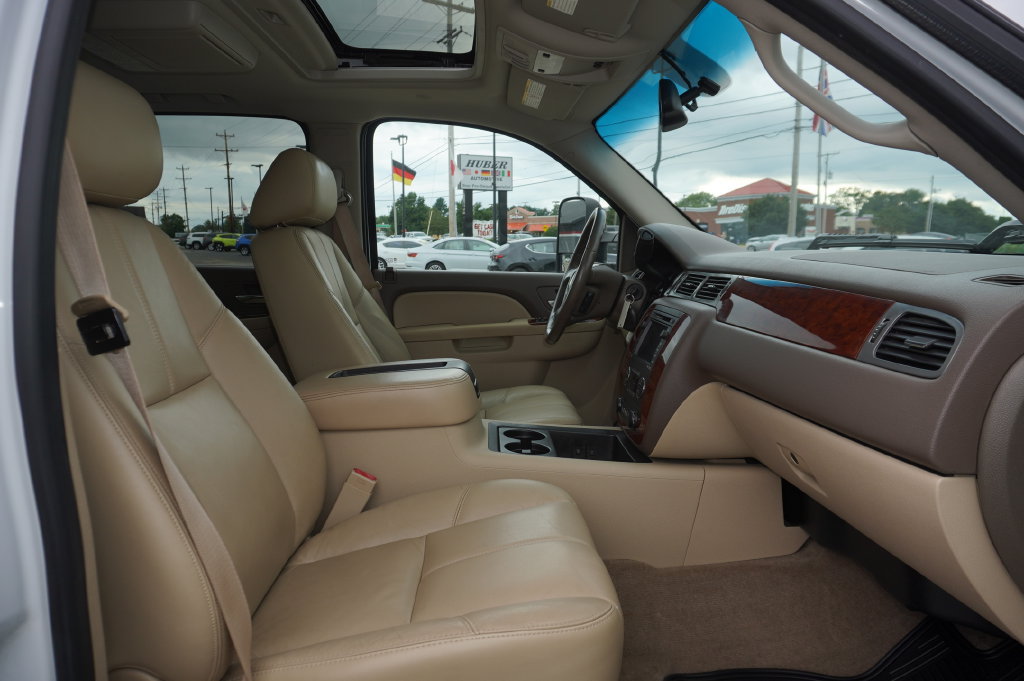 Used 2011 Chevrolet Silverado 3500 LTZ w/ LTZ Plus Package AWD/4WD image 28